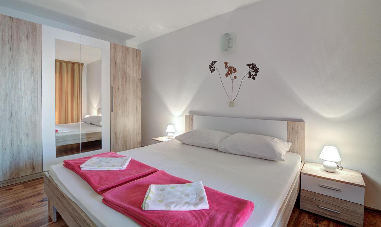 Apartments Lucia Senj 1 Eksteriør billede