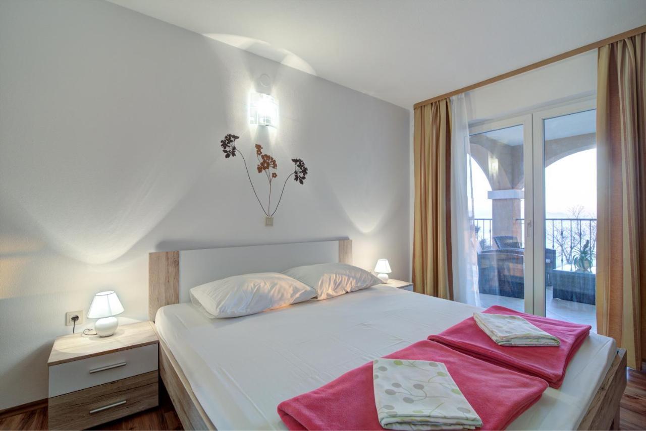 Apartments Lucia Senj 1 Eksteriør billede