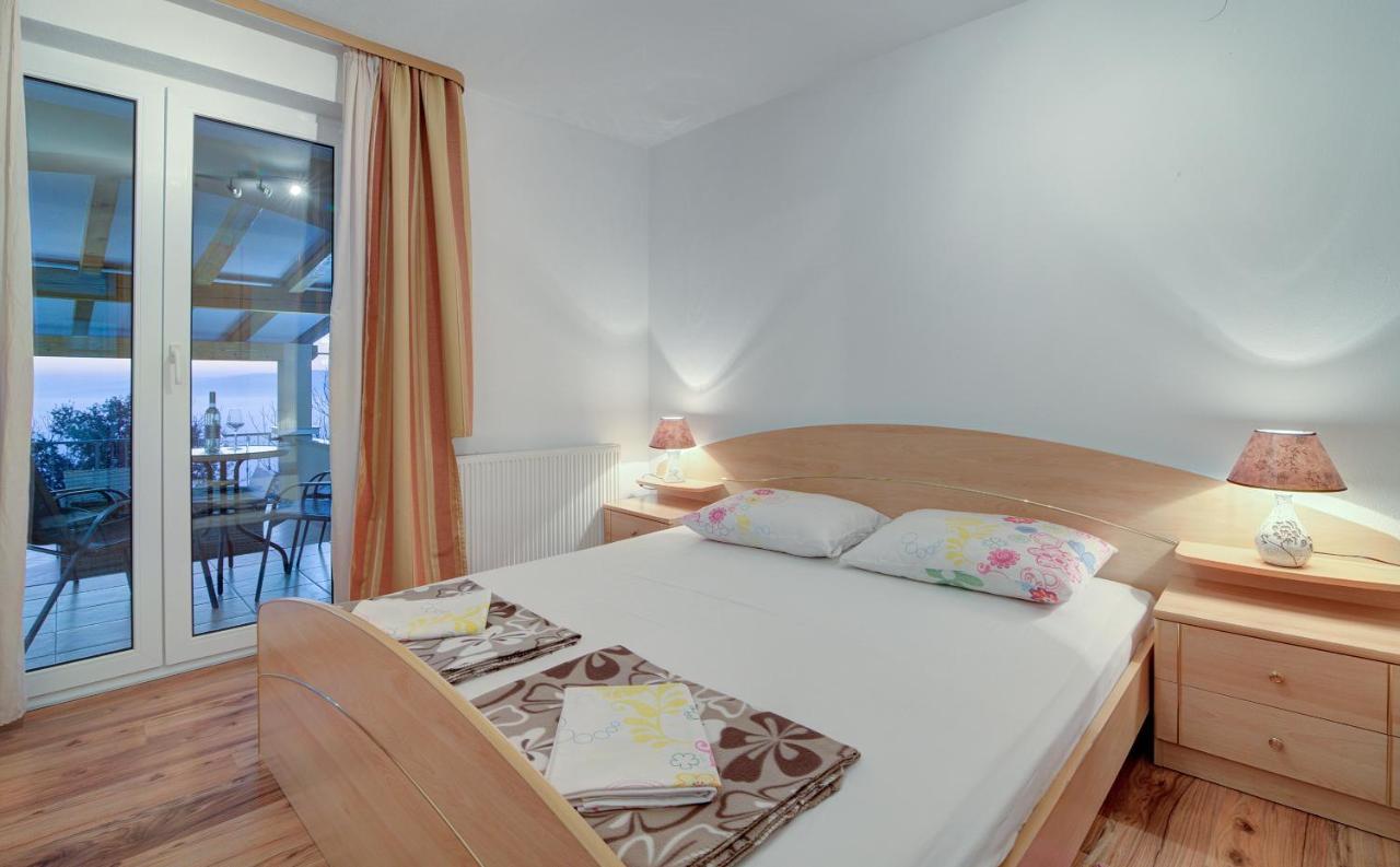 Apartments Lucia Senj 1 Eksteriør billede